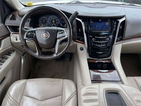 Used 2015 Cadillac Escalade ESV Premium image 8