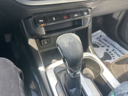 Used 2022 Chevrolet Colorado LT w/ Fleet Safety Package image 35