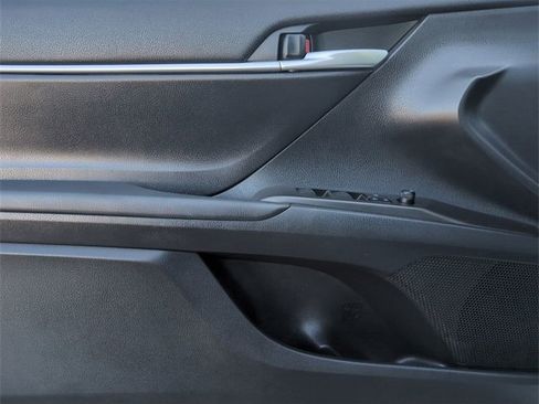 Used 2024 Toyota Camry SE image 19