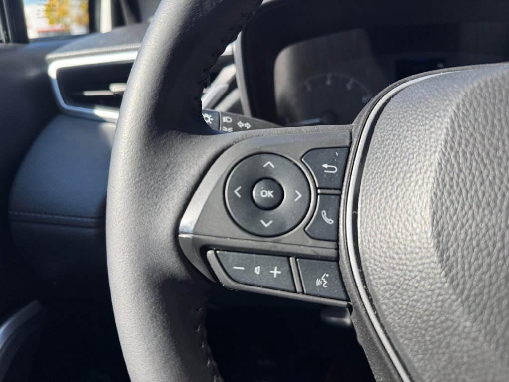 Used 2024 Toyota Corolla Cross LE FWD image 28