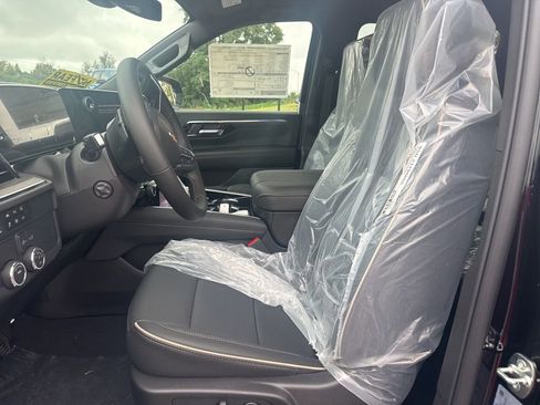 New 2026 Chevrolet Suburban Premier image 27