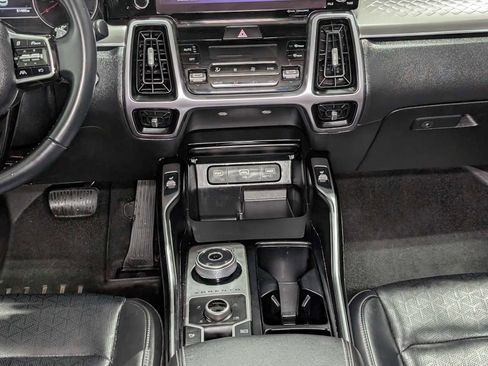 Certified 2022 Kia Sorento S AWD/4WD image 19