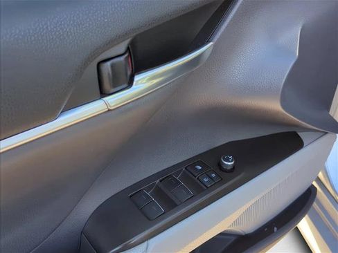 Certified 2022 Toyota Camry XLE FWD image 8