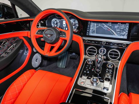 Used 2024 Bentley Continental GT V8 image 21
