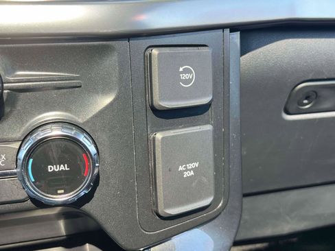 Used 2022 Ford F150 Lariat w/ Equipment Group 502A High image 13