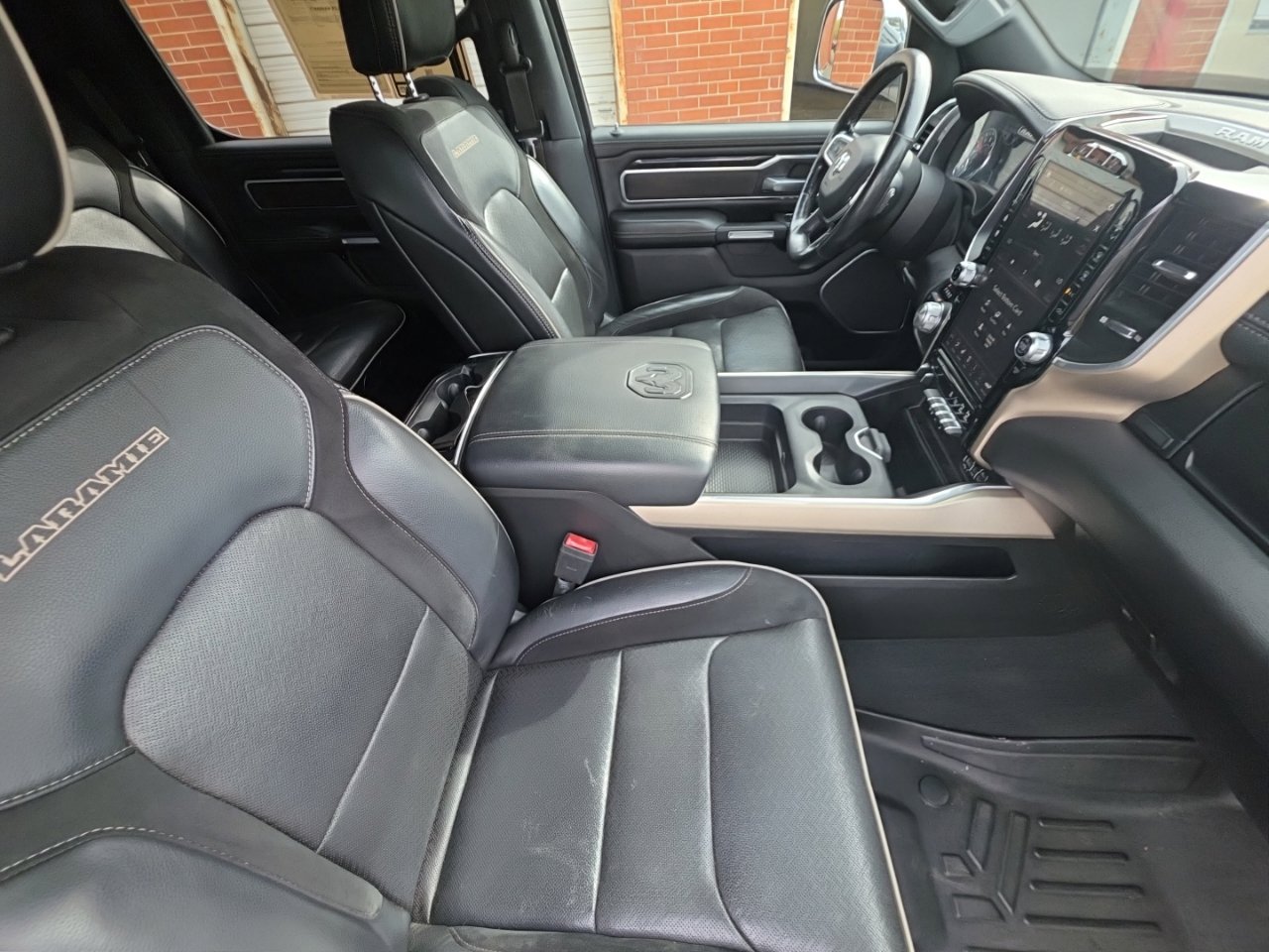 Used 2019 RAM 1500 Laramie AWD/4WD image 26
