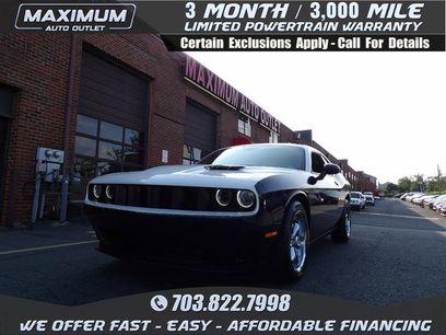 Used 2016 Dodge Challenger SXT