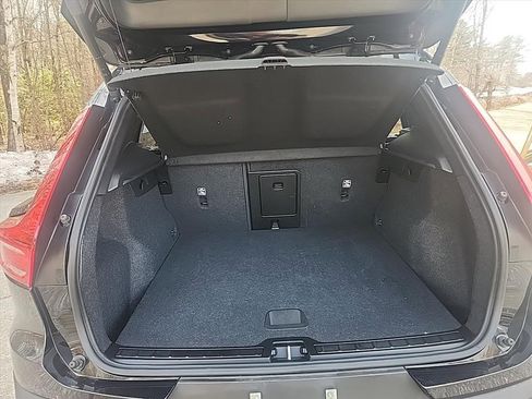 Certified 2025 Volvo XC40 B5 Core AWD/4WD image 36