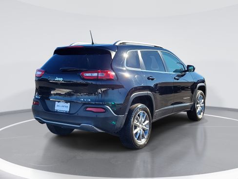 Used 2018 Jeep Cherokee Limited image 3