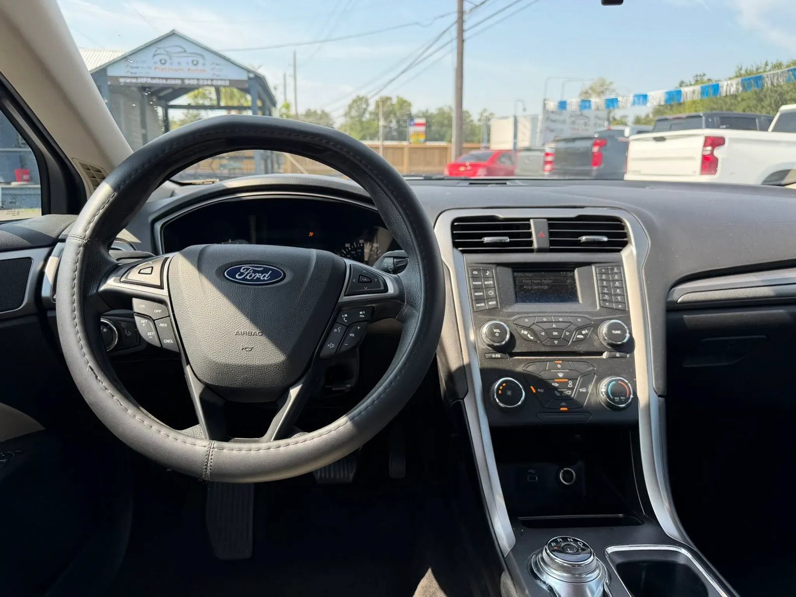 Used 2018 Ford Fusion S FWD image 13