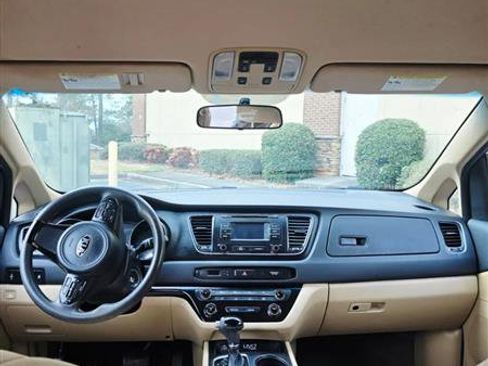 Used 2015 Kia Sedona LX w/ LX Convenience Package image 14