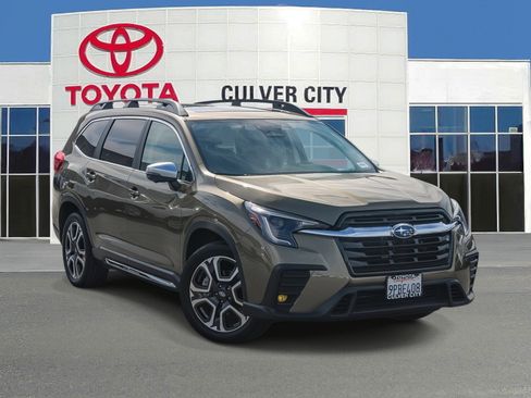Used 2023 Subaru Ascent Limited w/ Technology Package AWD/4WD image 1