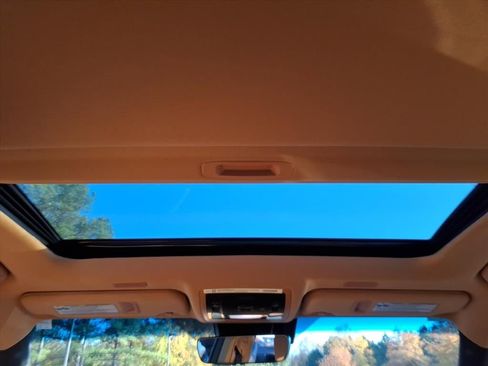 New 2025 Lexus ES 350 w/ Premium Package image 10