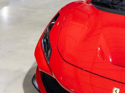 Used 2021 Ferrari F8 Tributo - PASSENGER DISPLAY - FRONT LI image 43