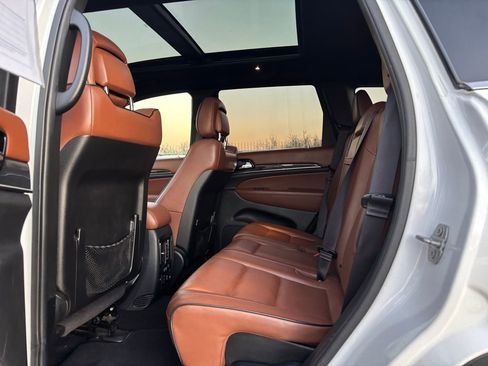 Used 2020 Jeep Grand Cherokee Overland image 5