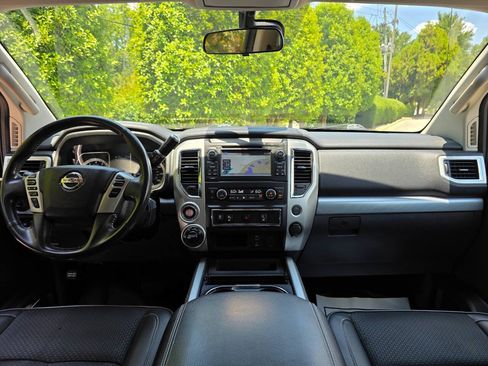 Used 2017 Nissan Titan PRO-4X AWD/4WD image 17