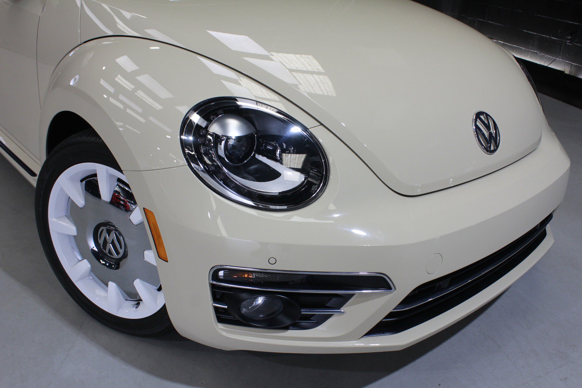 Used 2019 Volkswagen Beetle 2.0T S FWD image 15