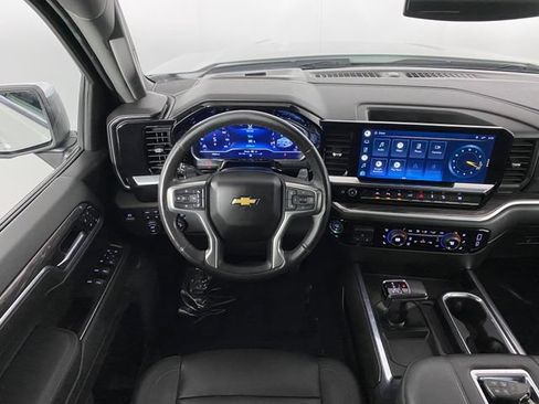 Certified 2022 Chevrolet Silverado 1500 LTZ w/ LTZ Convenience Package II AWD/4WD image 16