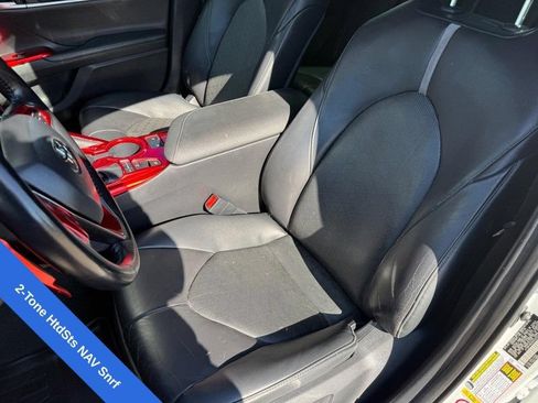 Used 2019 Toyota Camry XSE w/ Navigation Package FWD image 16