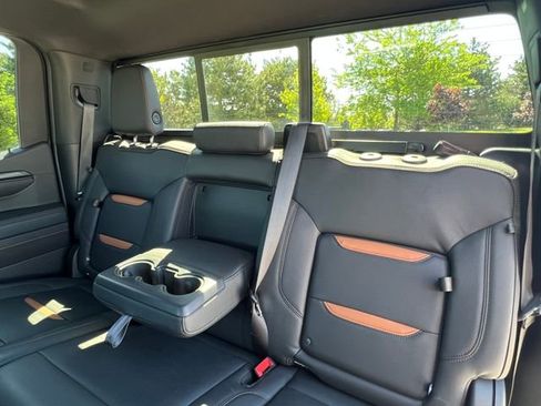 Used 2024 GMC Sierra 1500 AT4 w/ AT4 Premium Package AWD/4WD image 38