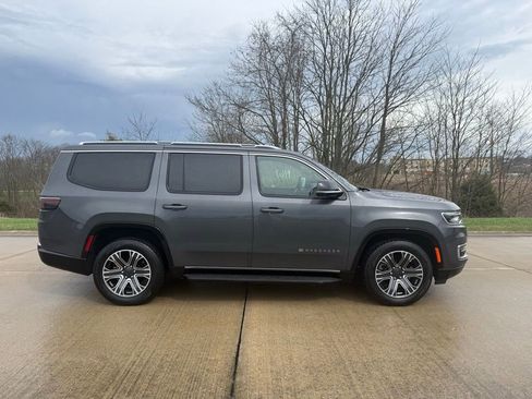 Used 2024 Jeep Wagoneer Series II w/ Flexible Seating Group image 2