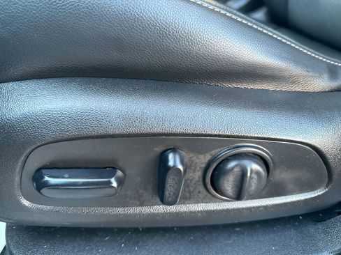 Used 2019 GMC Acadia SLT image 14