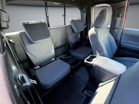 Used 2018 Toyota Tacoma TRD Off-Road image 24