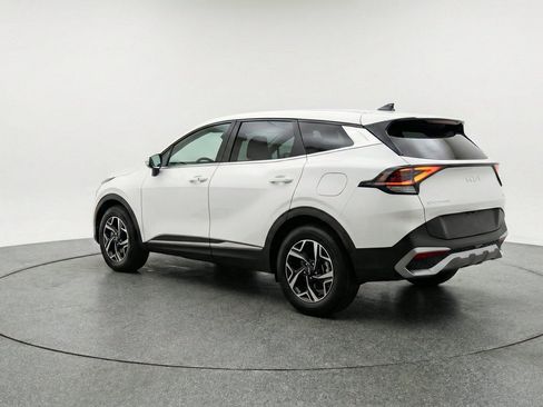 Used 2025 Kia Sportage LX FWD image 6
