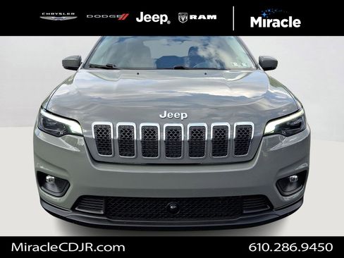 Used 2021 Jeep Cherokee Latitude Plus AWD/4WD image 2