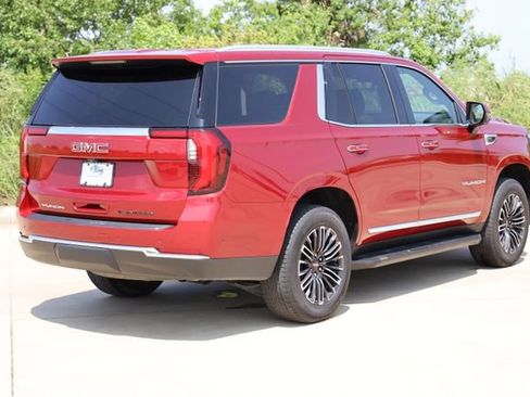Used 2025 GMC Yukon Elevation AWD/4WD image 8