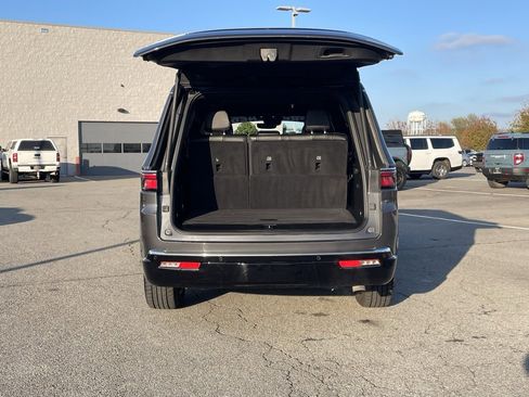 Used 2024 Jeep Wagoneer Series III image 7