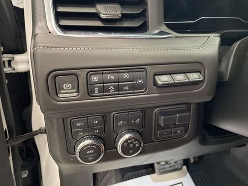 Used 2024 GMC Yukon Denali Ultimate image 29
