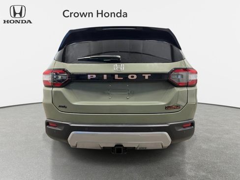 Used 2026 Honda Pilot TrailSport image 4