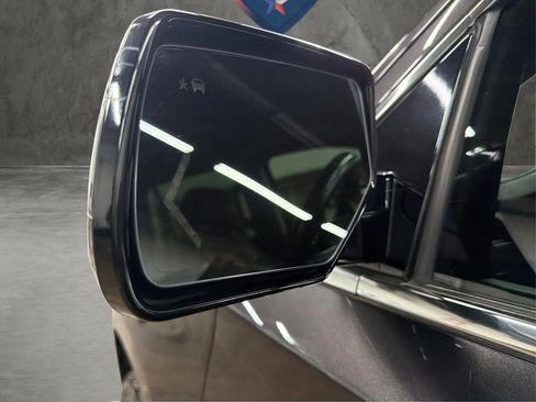 Used 2015 Cadillac Escalade Premium image 19