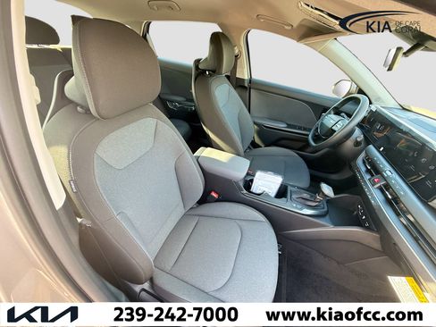 New 2025 Kia K4 LXS image 14