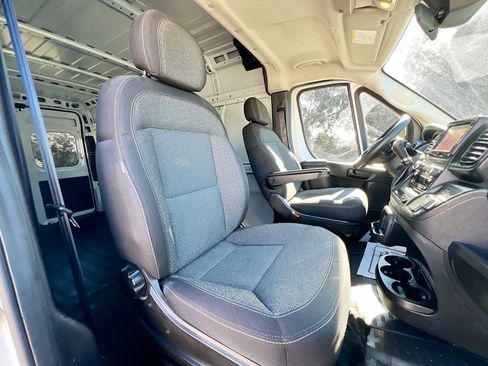 Used 2023 RAM ProMaster 2500 image 31
