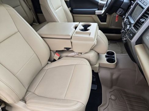 Used 2019 Ford F350 Lariat w/ Tow Technology Bundle image 15