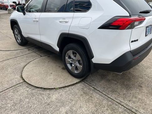Used 2024 Toyota RAV4 XLE image 8