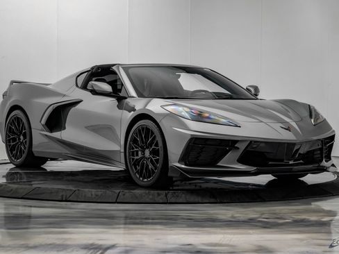 Used 2022 Chevrolet Corvette Stingray Preferred Cpe w/ Z51 Performance Package RWD image 31