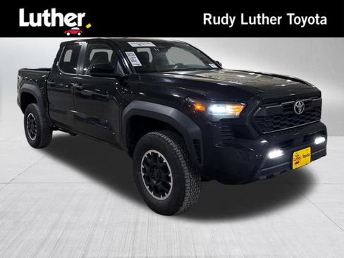 Used 2024 Toyota Tacoma TRD Off-Road AWD/4WD image 1