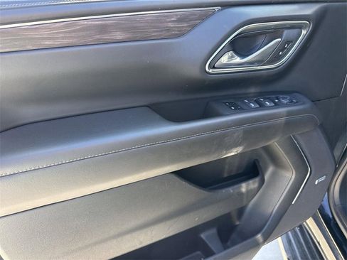 Used 2024 Chevrolet Suburban LT image 20