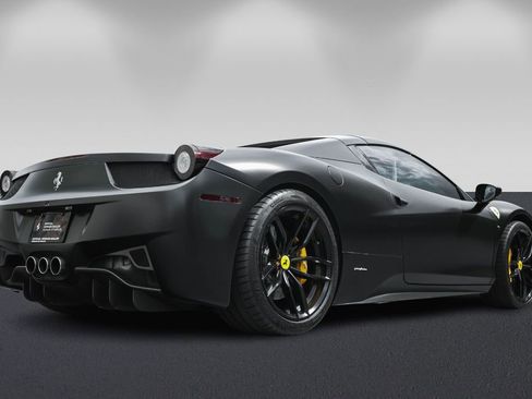 Used 2013 Ferrari 458 Spider image 2