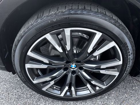 Used 2022 BMW X7 xDrive40i w/ Premium Package image 14