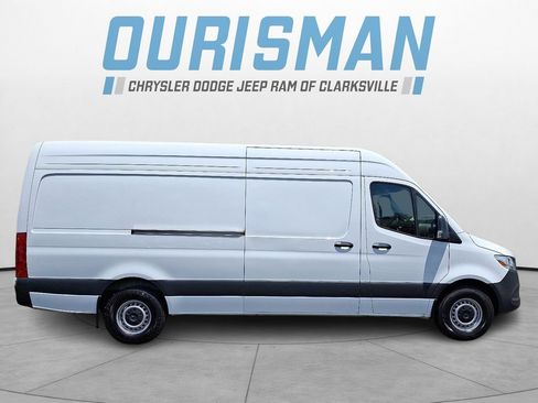 Used 2025 Mercedes-Benz Sprinter 2500 image 7