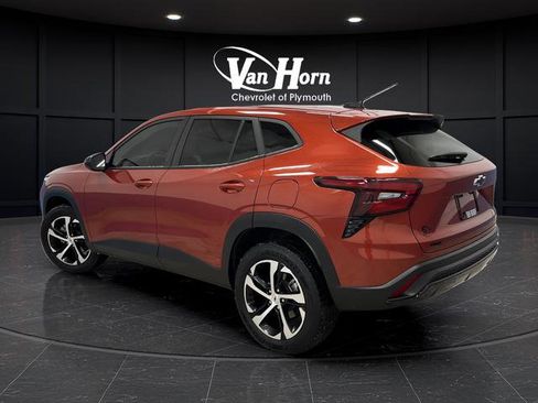 Used 2024 Chevrolet Trax RS w/ Driver Confidence Package image 3