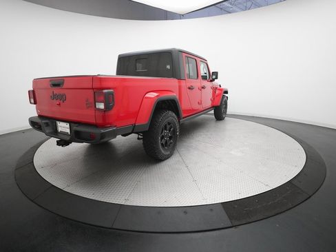 Used 2021 Jeep Gladiator Willys image 34