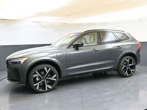 New 2026 Volvo XC60 T8 Ultra image 2