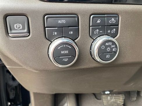 Used 2025 GMC Sierra 1500 SLT AWD/4WD image 18