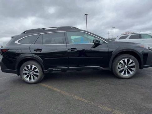 Used 2025 Subaru Outback Limited AWD/4WD image 9