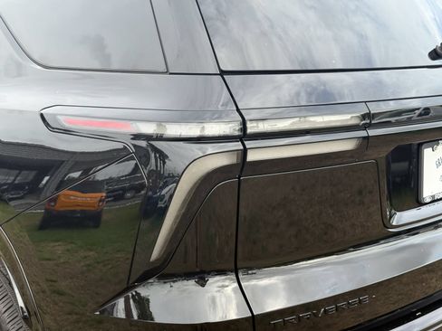 Used 2026 Chevrolet Traverse RS w/ LPO, Floor Liner Package FWD image 13